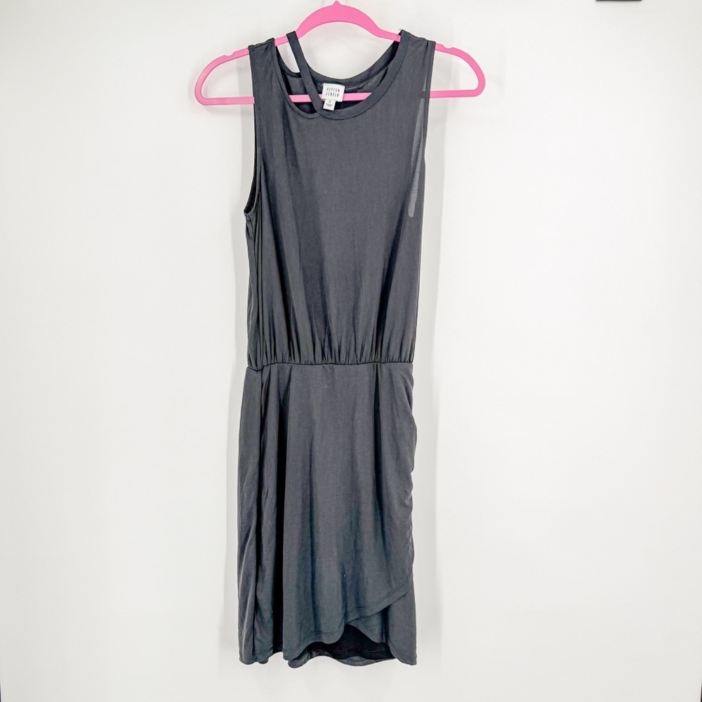 Peyton Jensen Elegant Black Sleeveless Dress